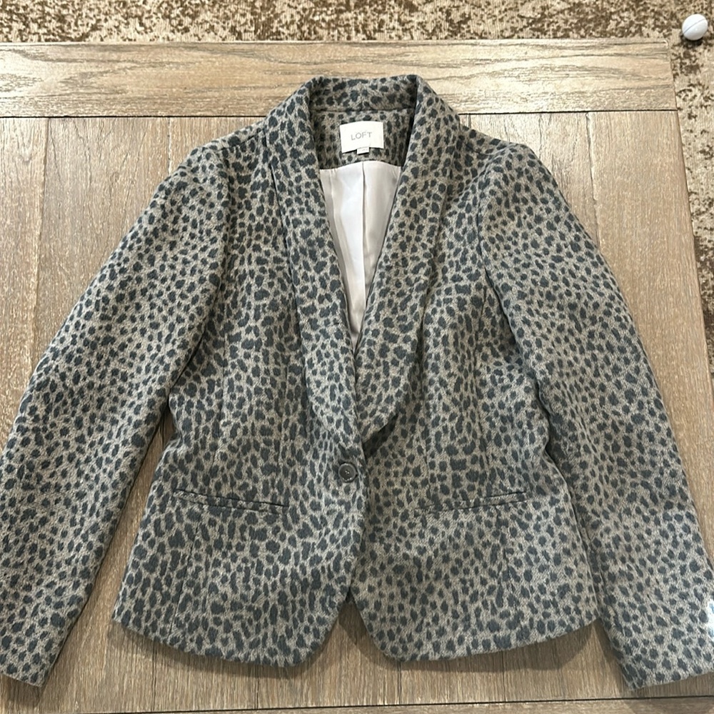 Gorgeous loft blazer